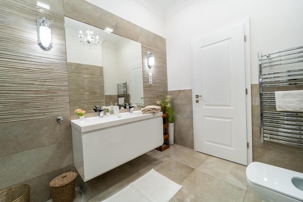 Upp Design Home Budapest Exteriör bild